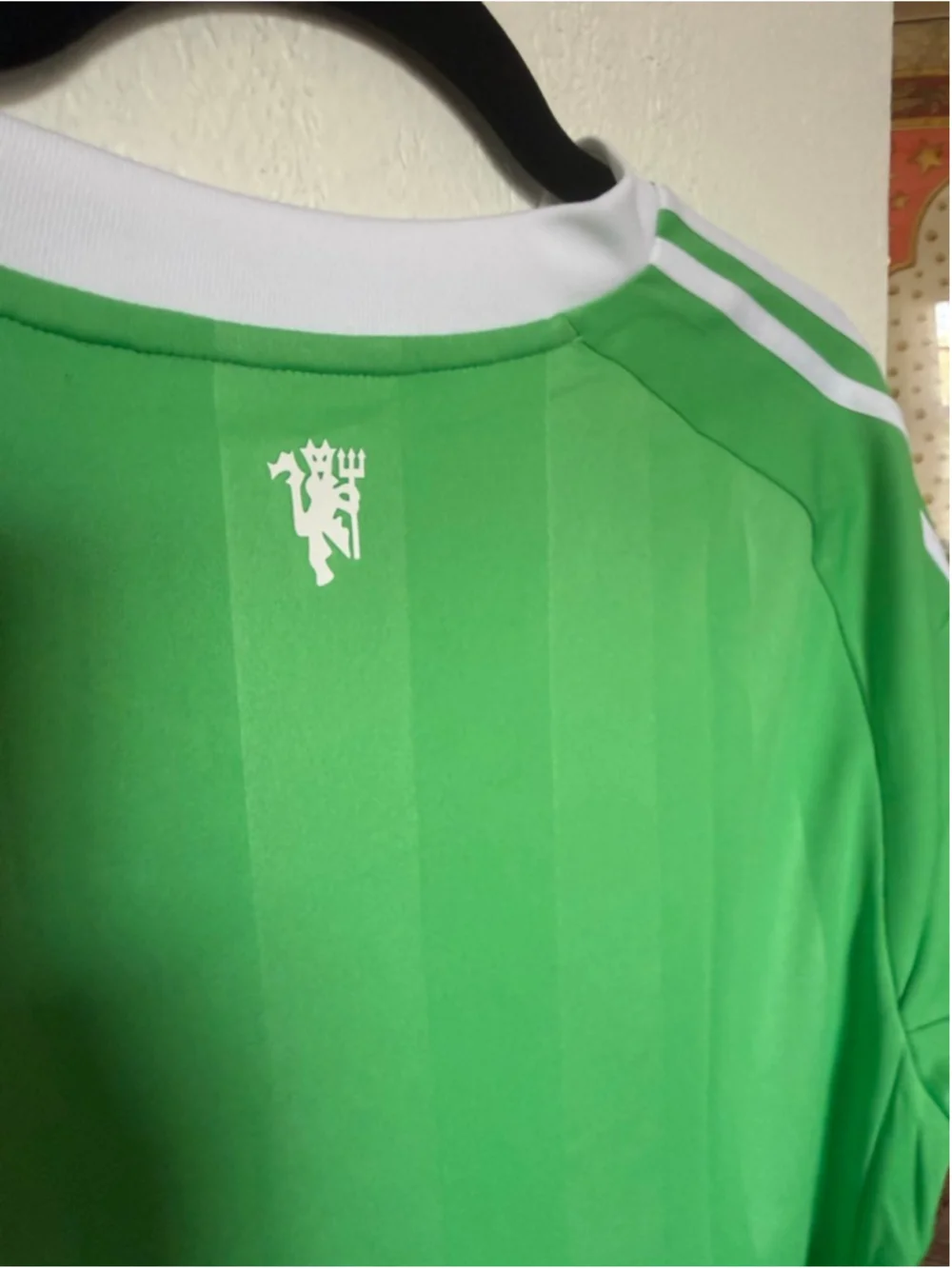 New with tags,Adidas Manchester United 2025/26 third goalkeeper jersey , Men L